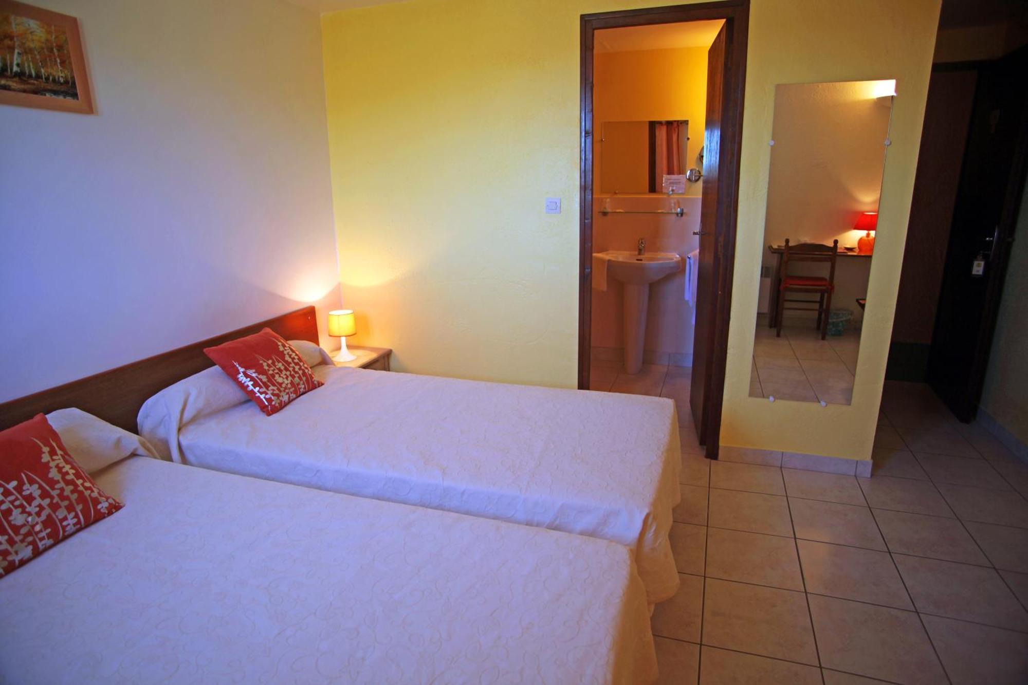 Logis Hotel Le Pressoir Saint-Chinian Eksteriør bilde